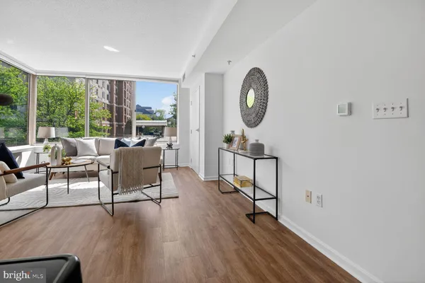 $525,000 | 2726 Gallows Road, Unit 216, Vienna, VA 22180