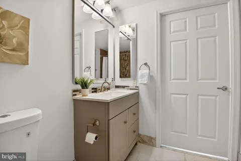 $515,000 | 2726 Gallows Road, Unit 216, Vienna, VA 22180