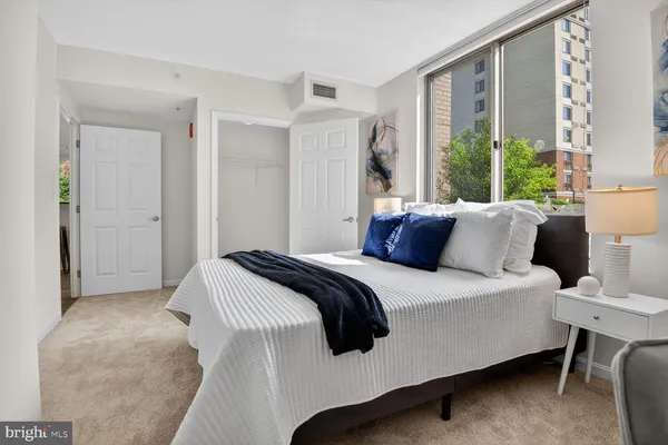 $525,000 | 2726 Gallows Road, Unit 216, Vienna, VA 22180