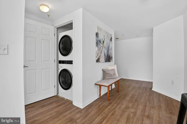 $525,000 | 2726 Gallows Road, Unit 216, Vienna, VA 22180