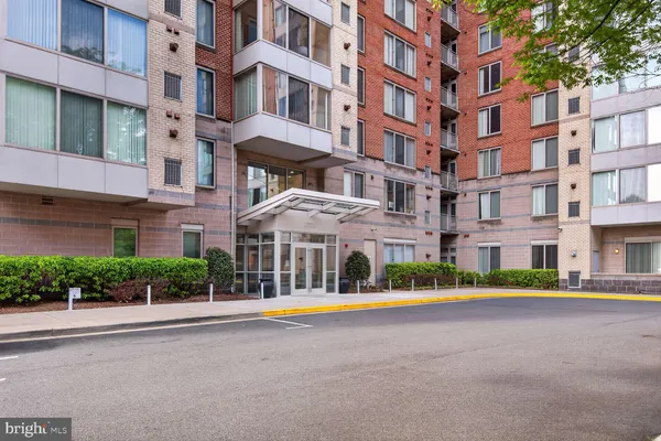 $525,000 | 2726 Gallows Road, Unit 216, Vienna, VA 22180