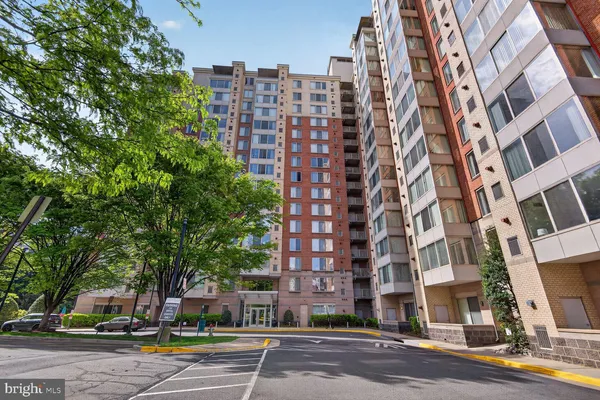 $525,000 | 2726 Gallows Road, Unit 216, Vienna, VA 22180