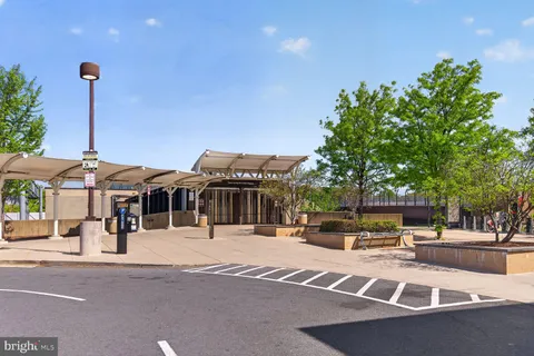 $515,000 | 2726 Gallows Road, Unit 216, Vienna, VA 22180