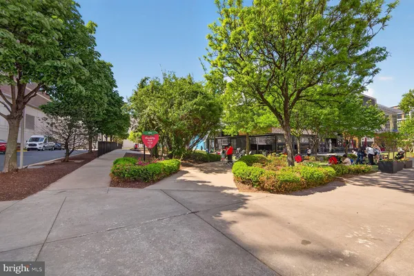 $525,000 | 2726 Gallows Road, Unit 216, Vienna, VA 22180