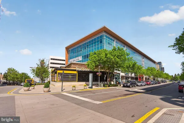 $525,000 | 2726 Gallows Road, Unit 216, Vienna, VA 22180