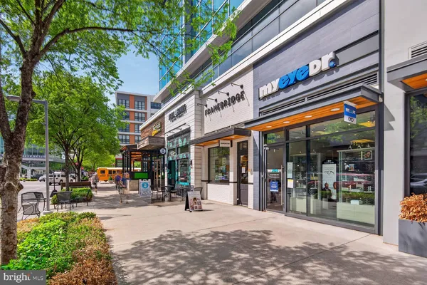 $525,000 | 2726 Gallows Road, Unit 216, Vienna, VA 22180