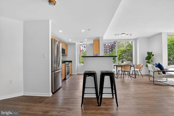 $525,000 | 2726 Gallows Road, Unit 216, Vienna, VA 22180