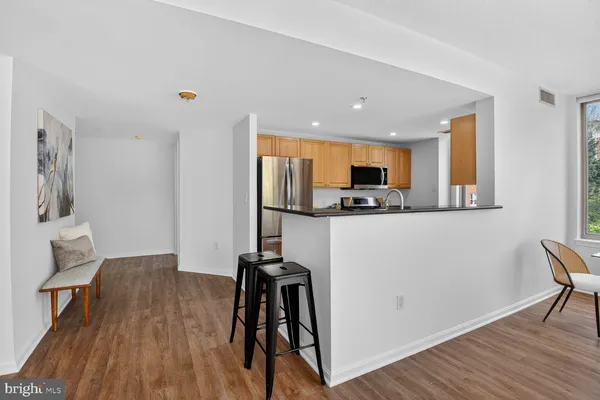 $525,000 | 2726 Gallows Road, Unit 216, Vienna, VA 22180