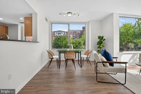 $525,000 | 2726 Gallows Road, Unit 216, Vienna, VA 22180