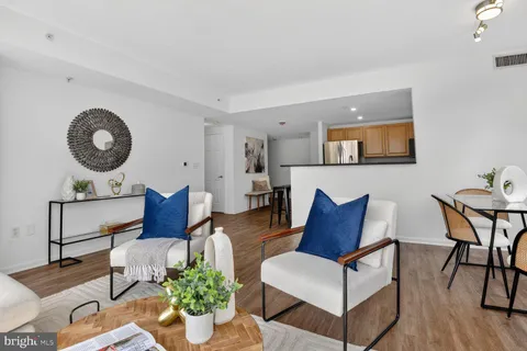$515,000 | 2726 Gallows Road, Unit 216, Vienna, VA 22180