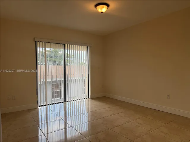 $2,800 | 6083 West Flagler Street, Miami, FL 33144