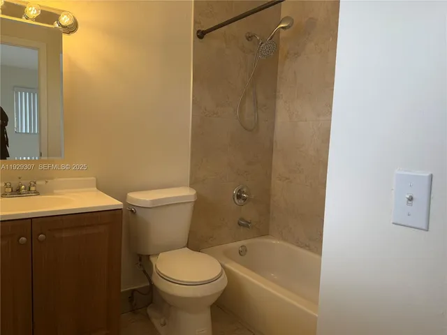 $2,800 | 6083 West Flagler Street, Miami, FL 33144