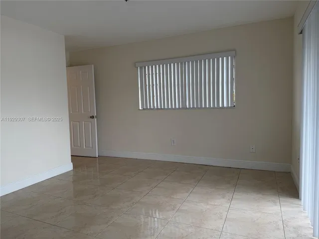 $2,800 | 6083 West Flagler Street, Miami, FL 33144