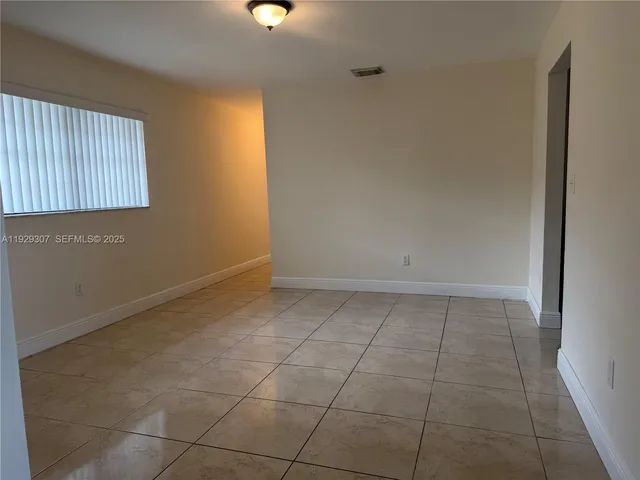 $2,800 | 6083 West Flagler Street, Miami, FL 33144