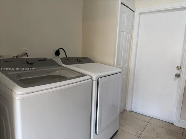 $2,800 | 6083 West Flagler Street, Miami, FL 33144