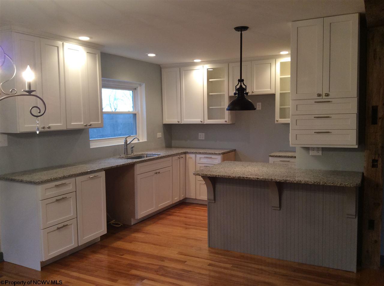 92 Long Alley Reedsville, WV 26547 - Photo 2 of 19 Gallery Image 2