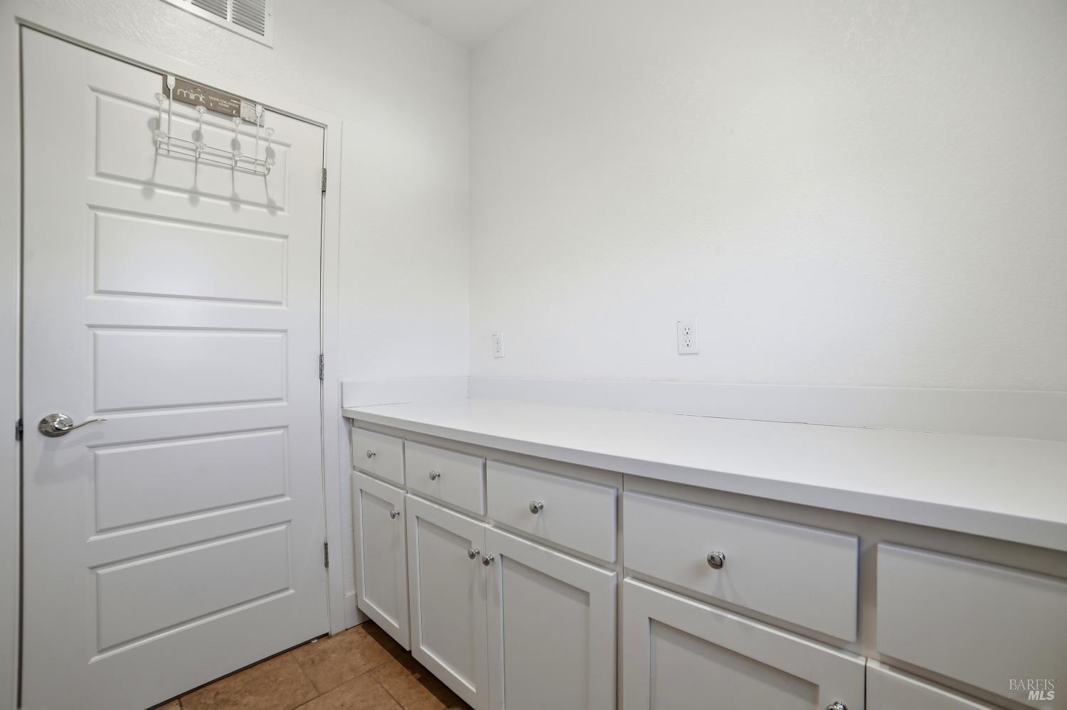 5305 Kirby Place Rohnert Park, CA 94928 - Photo 19 of 37 a view of an empty walk in closet