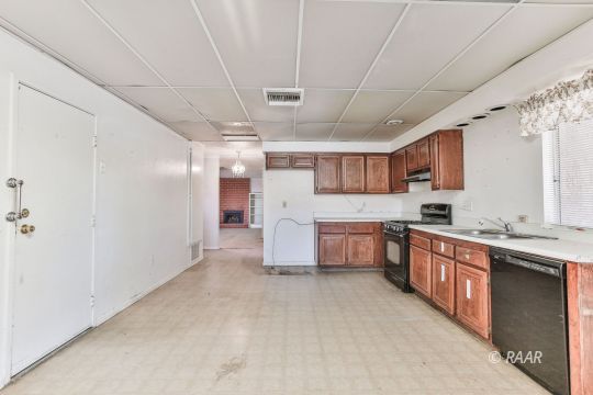 239 West Boston Avenue Ridgecrest, CA 93555 - Photo 7 of 26