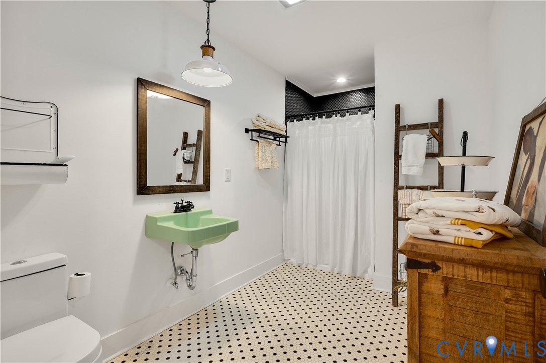 6306 Hickory Road Petersburg, VA 23803 - Photo 29 of 32