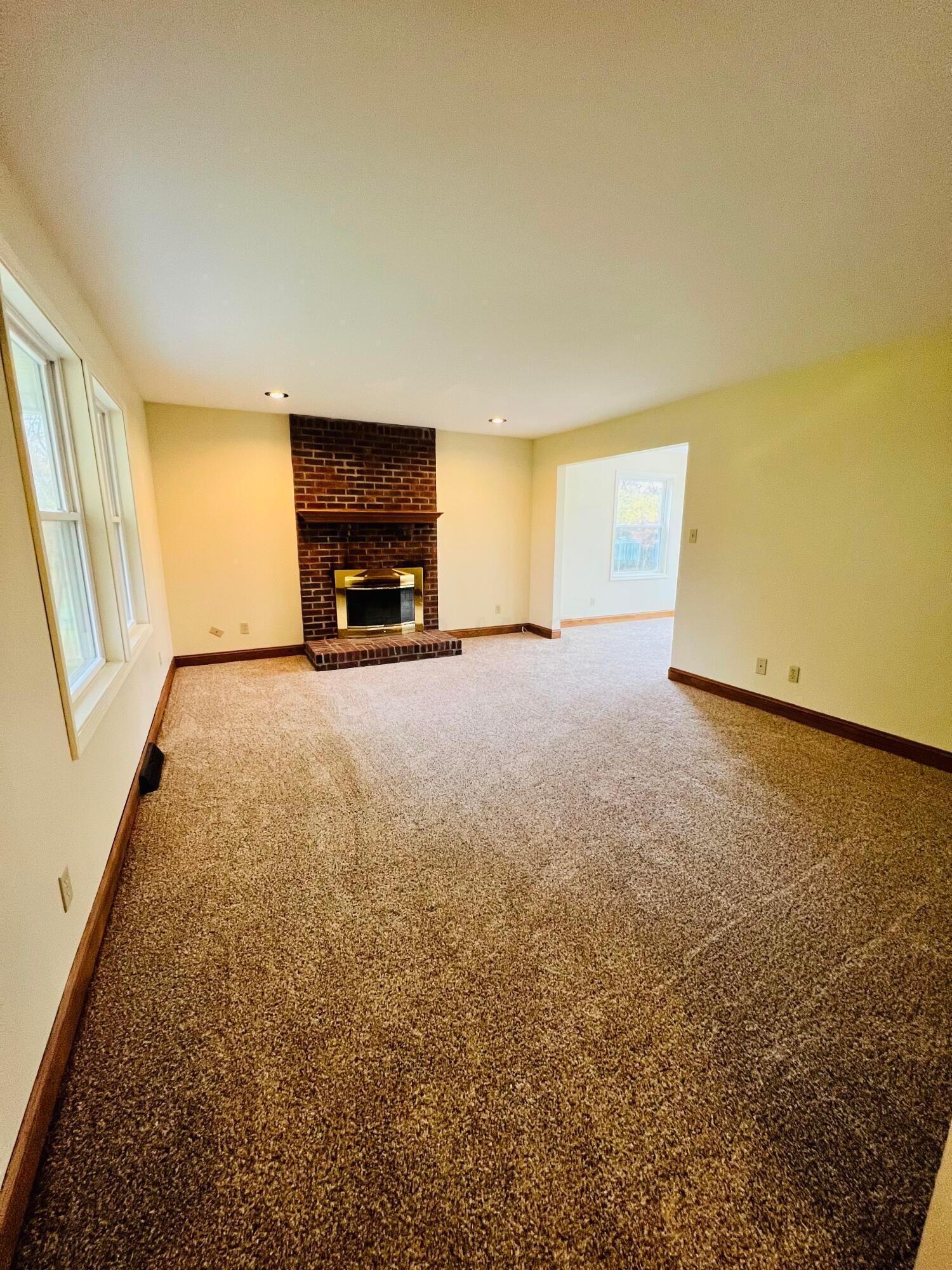 4386 Pickerington Road Carroll, OH 43112 - Photo 10 of 32 Living Room with brand new carpet