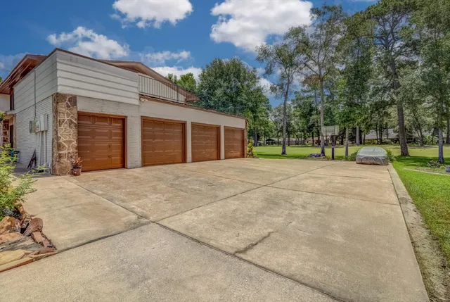 a view of outdoor space yard and front view of a house