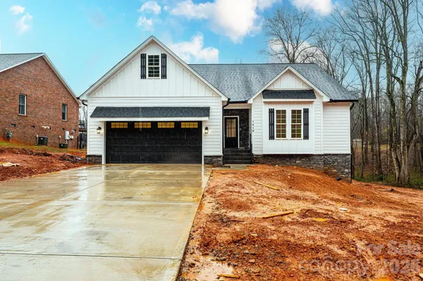 $625,000 | 1610 Summerlin Lane, Newton, NC 28658