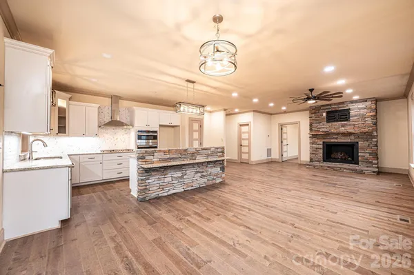 $599,000 | 1610 Summerlin Lane, Newton, NC 28658