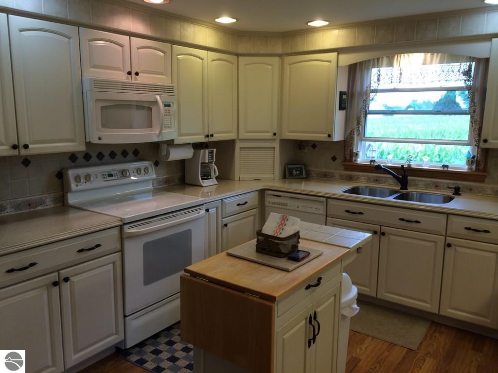 9345 South Leaton Road Shepherd, MI 48883 - Photo 7 of 62 1790367-6.JPG