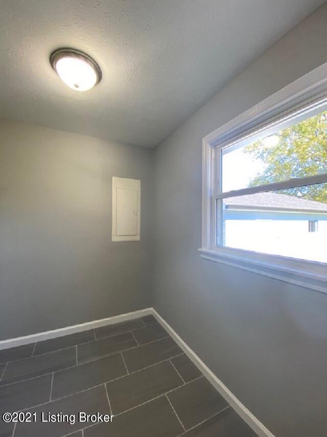564 Manton Road Bardstown, KY 40004 - Photo 17 of 43 Laundry Room
