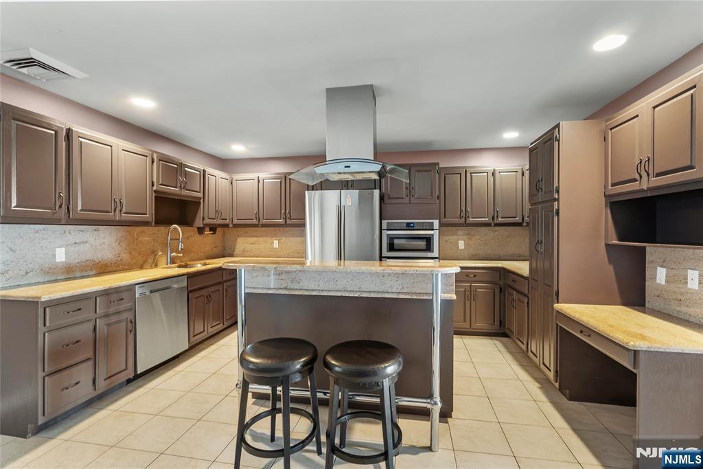 300 Gorge Road, Unit 2 Cliffside Park, NJ 07010 - Photo 8 of 43