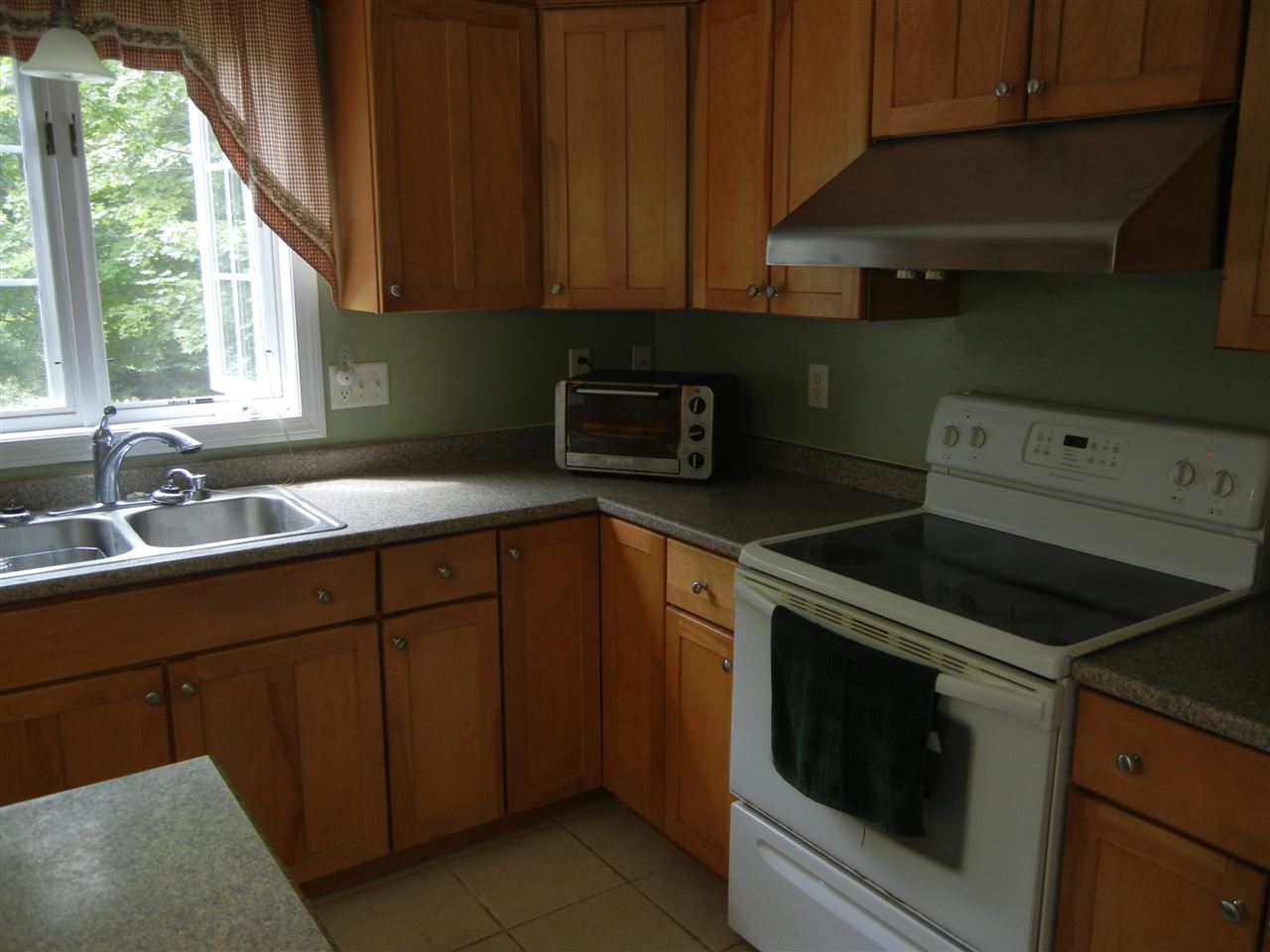 221 Whitten Road Milford, NH 03055 - Photo 4 of 27