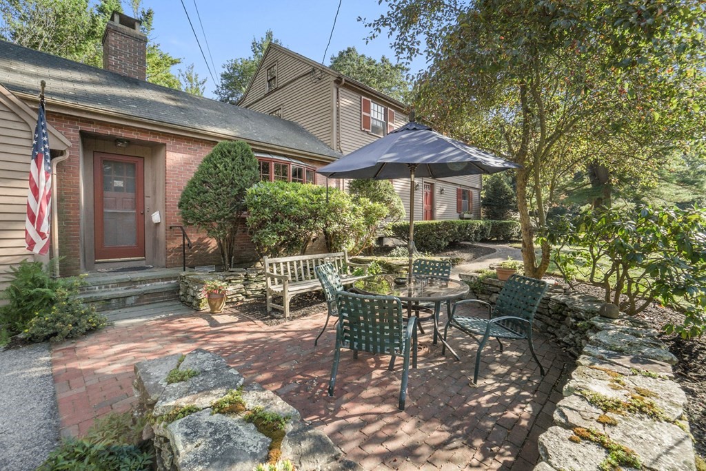 1 Walnut Lane Wenham, MA 01984 - Photo 5 of 41