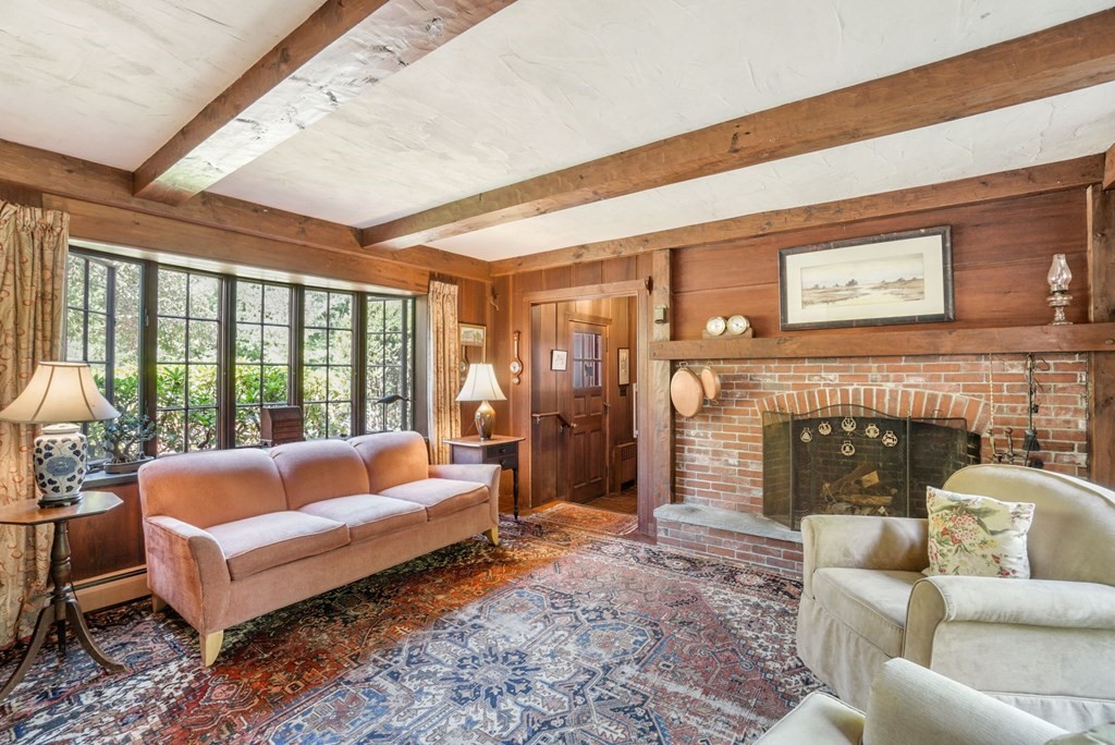 1 Walnut Lane Wenham, MA 01984 - Photo 7 of 41