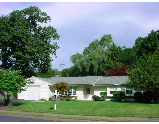 11 Larnis Road Framingham, MA 01701 - Photo 1 of 14