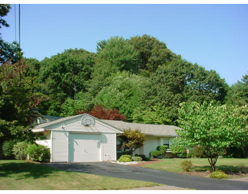 11 Larnis Road Framingham, MA 01701 - Photo 2 of 14