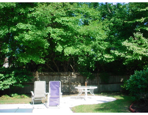 11 Larnis Road Framingham, MA 01701 - Photo 4 of 14
