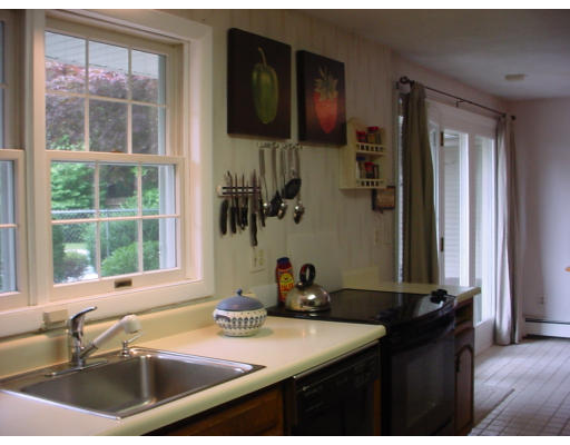 11 Larnis Road Framingham, MA 01701 - Photo 9 of 14