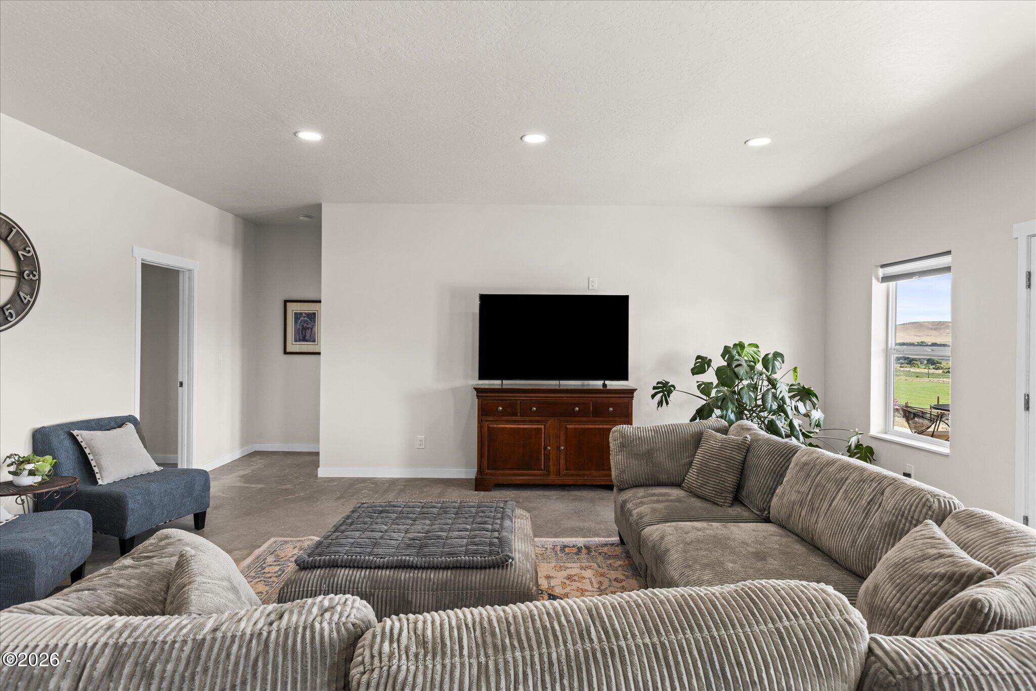 3099 Little Valley Road Harper, OR 97906 - Photo 9 of 54 Gallery Image 9