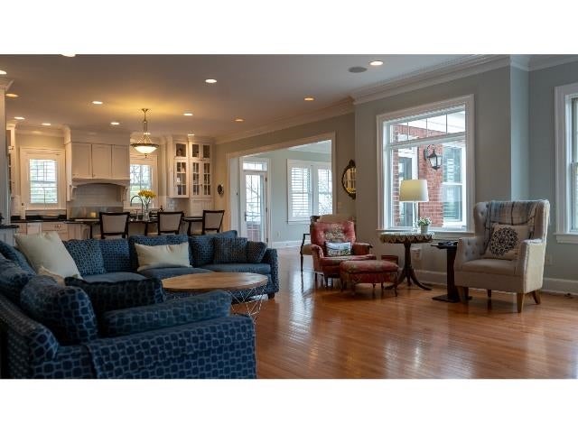 250 Ridgewood Road Huntington, WV 25701 - Photo 4 of 32 Gallery Image 4