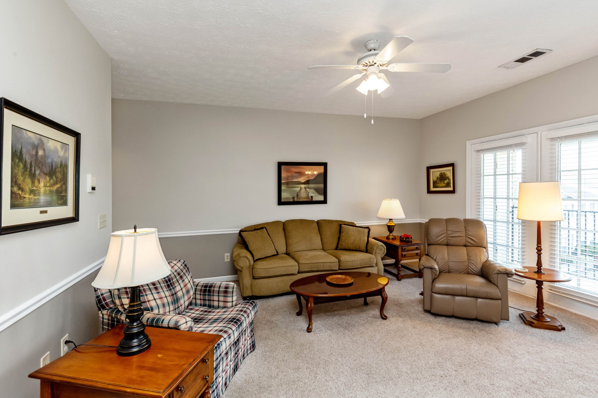 910 Churchill Crossing Madison, TN 37115 - Photo 3 of 25 a living room with furniture and a table