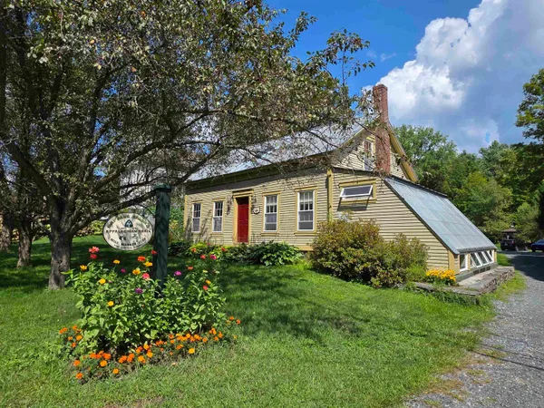 $595,000 | 5255 Highway 14, Hartford, VT 05001