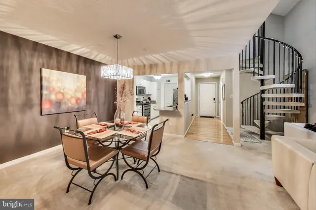 $2,650 | 10021 Vanderbilt Circle, Unit 14, Rockville, MD 20850