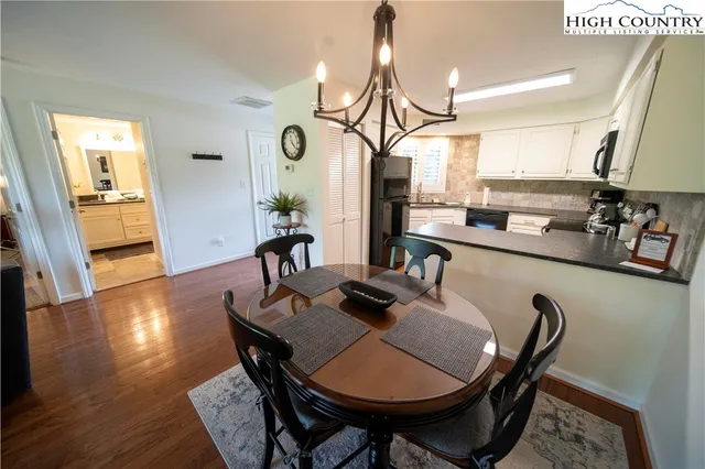 $535,000 | 884 Chetola Lake Drive, Unit CARDINAL 202, Blowing Rock, NC 28605