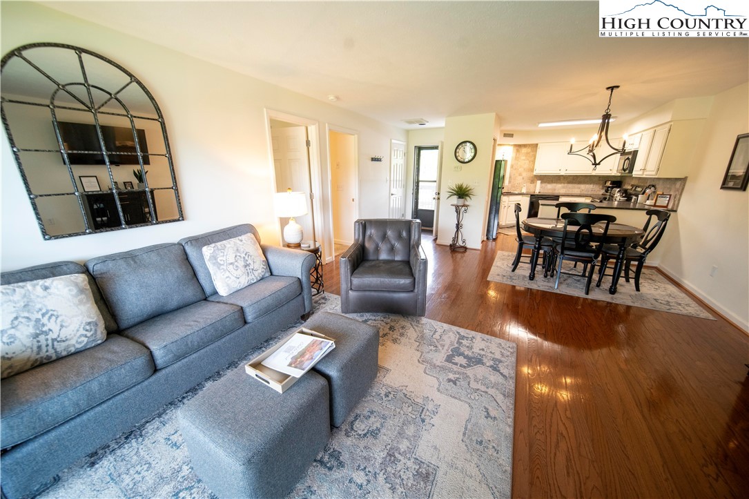 884 Chetola Lake Drive, Unit CARDINAL 202 Blowing Rock, NC 28605 - Photo 5 of 11