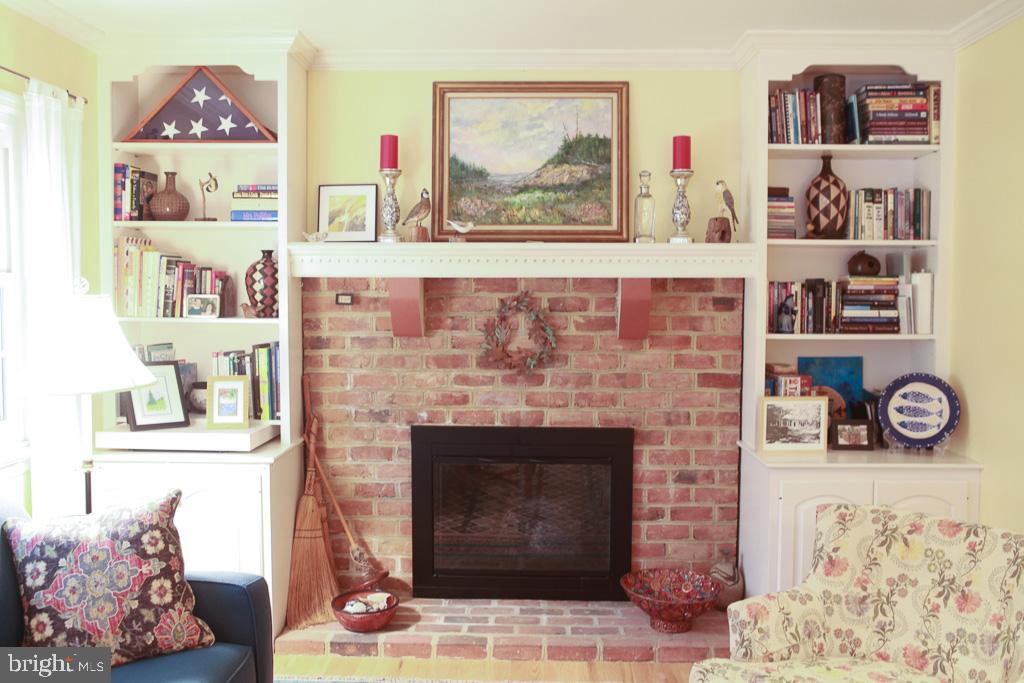 3876 Nolt Road Landisville, PA 17538 - Photo 13 of 26 Gas fireplace.