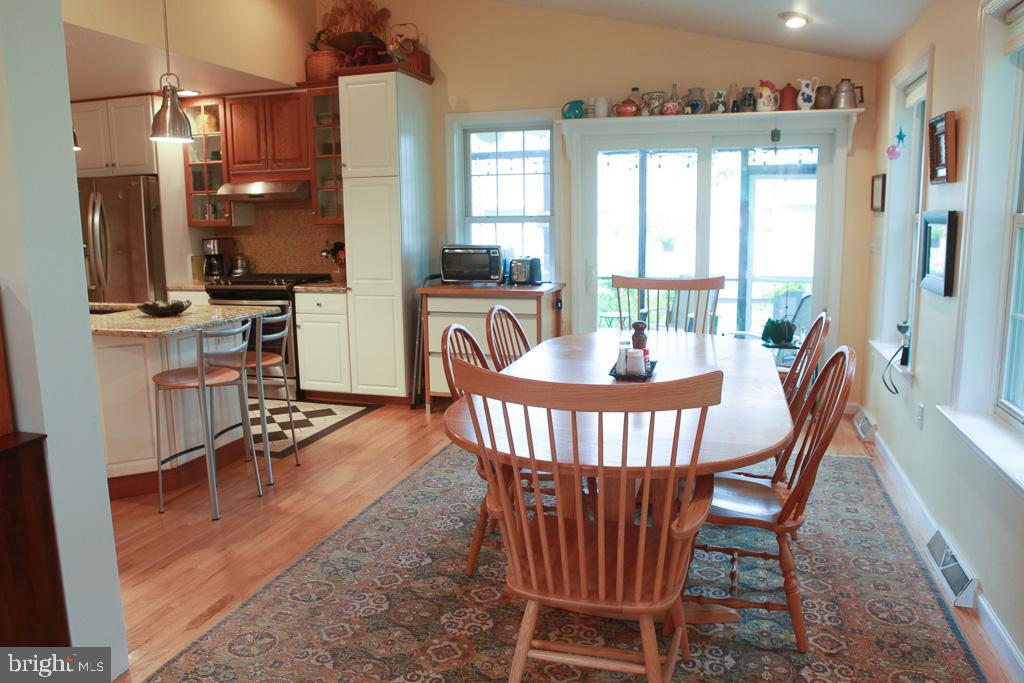 3876 Nolt Road Landisville, PA 17538 - Photo 10 of 26 Large eating area off of the kitchen.
