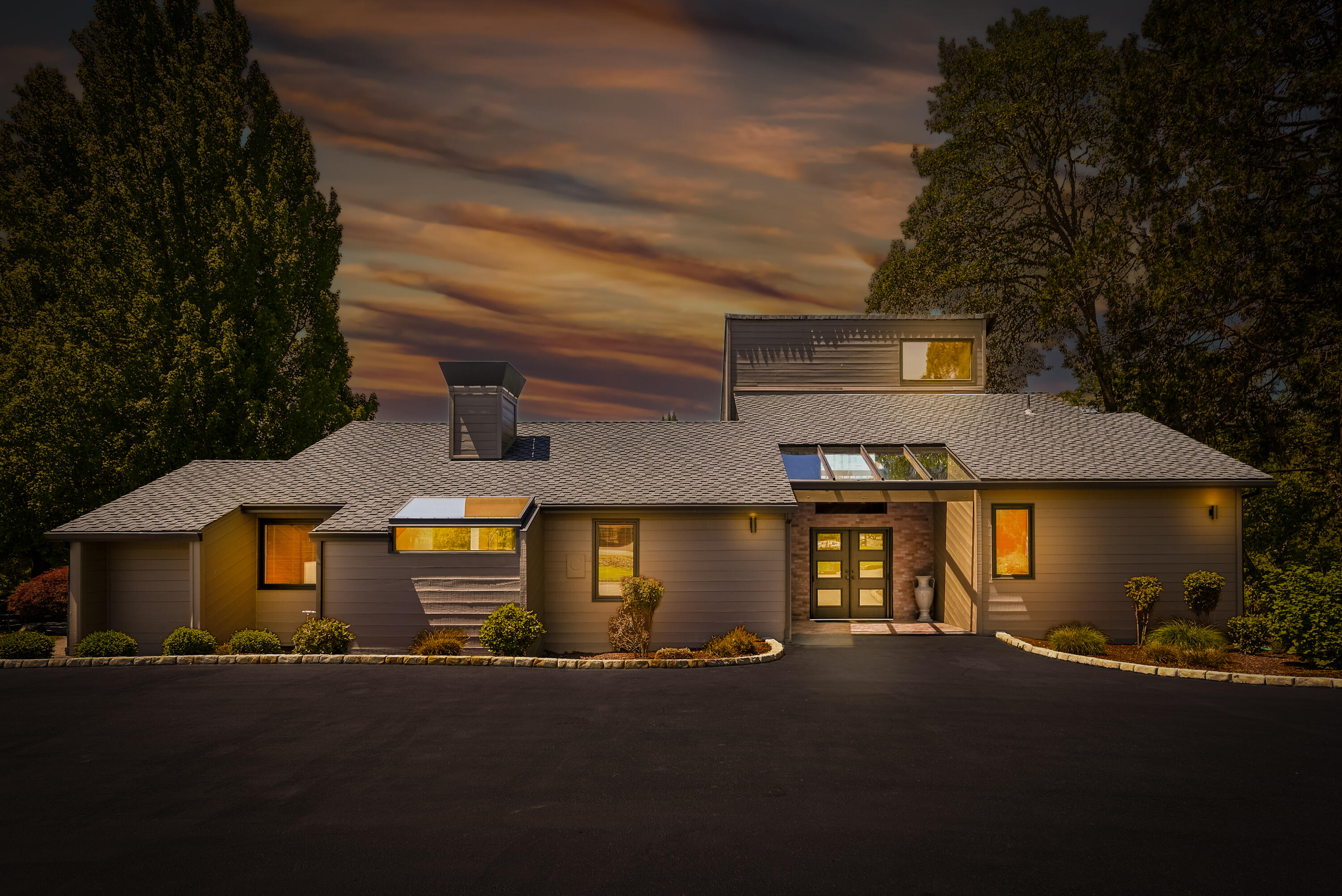 2546 Fisher Road Roseburg, OR 97471 - Photo 59 of 59 a front view of a house with yard