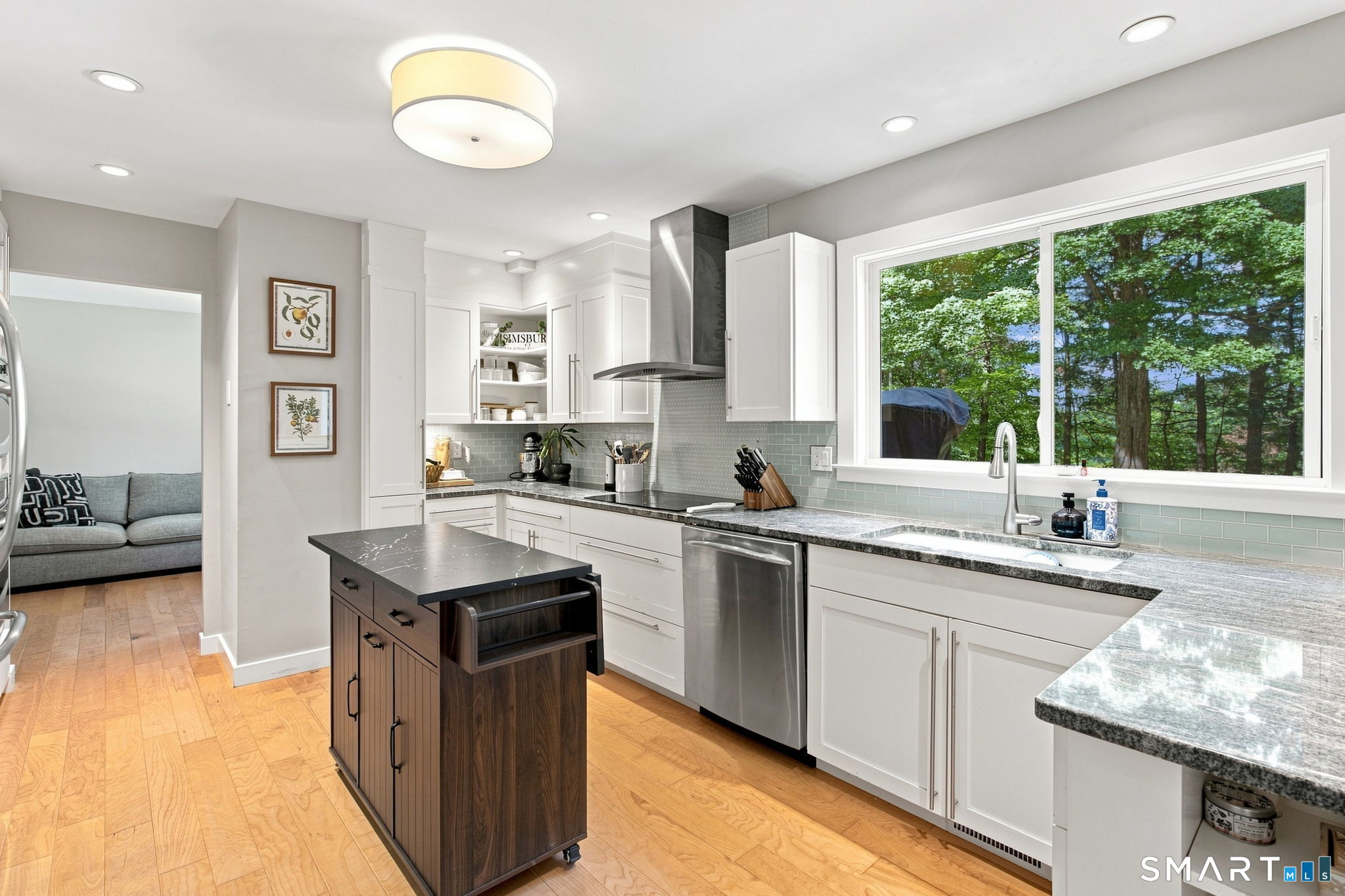 160 Nod Road Simsbury, CT 06070 - Photo 5 of 40 Beautifully updated kitchen