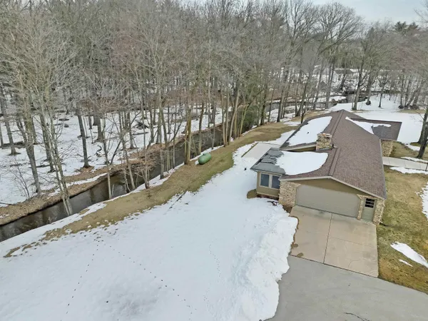 $519,900 | 5454 Norway Drive, Pulaski, WI 54162