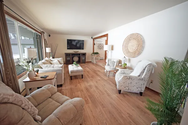 $519,900 | 5454 Norway Drive, Pulaski, WI 54162